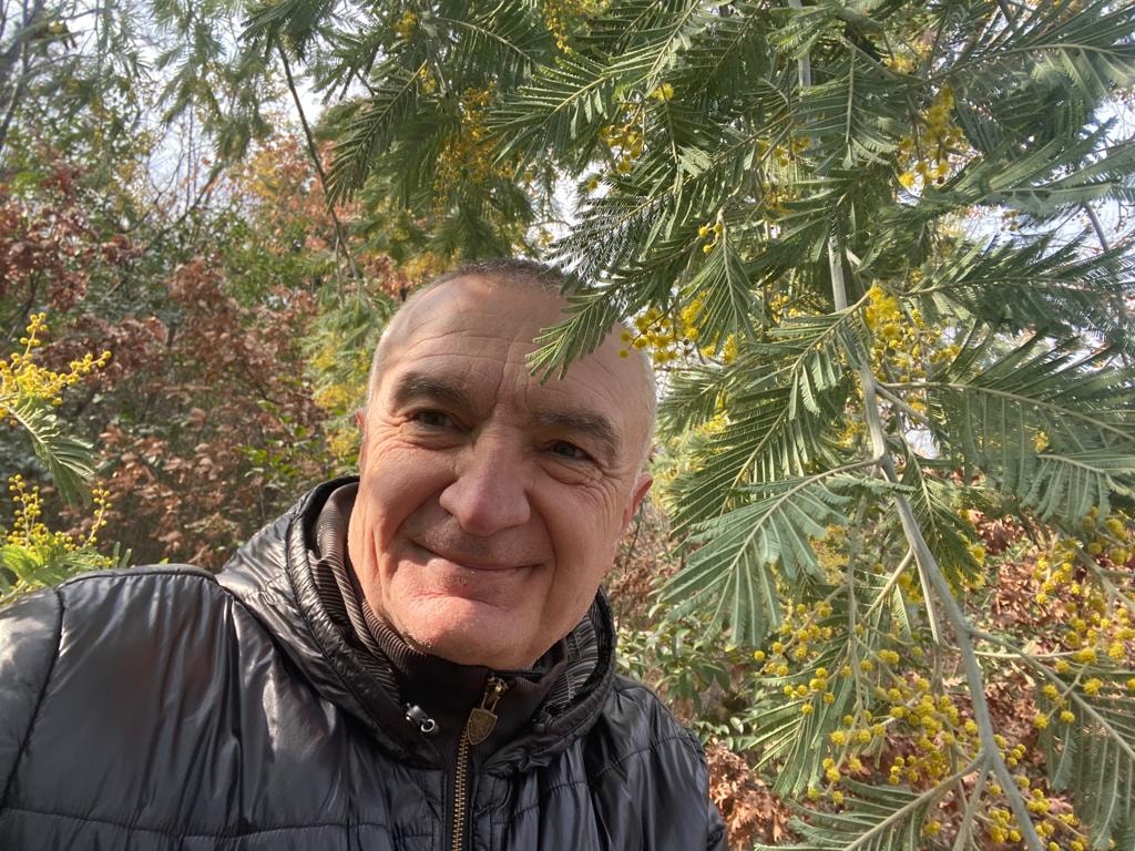 Meta poston foton mes natyrës: Shën Valentini po afron, pranvera nuk ndalet!