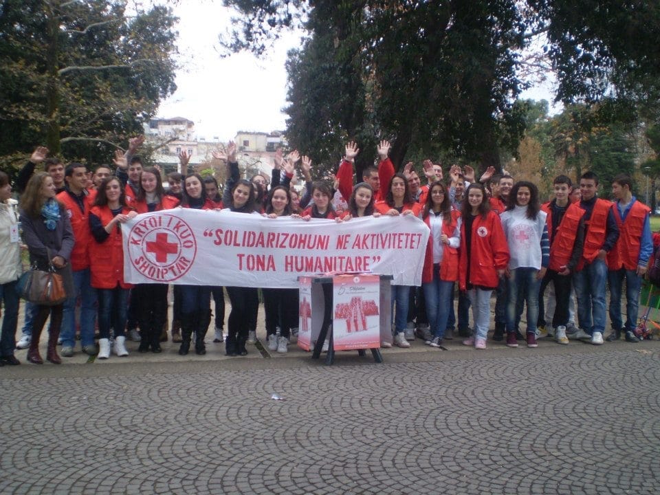 Meta mirëpret angazhimin e Kryqit të Kuq Shqiptar: Të organizohemi për mbledhjen e ndihmave në mbështetje të popullit të Ukrainës