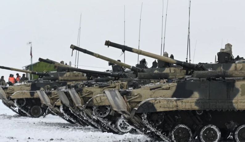 Nën ethet e një lufte/ Pas tërheqjes së disa trupave ushtarake ruse nga kufiri, reagon Ukraina