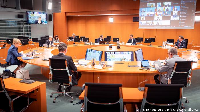 “Brenda pesë javësh hiqen të gjitha kufizimet”! Zbulohet plani me tre faza i Gjermanisë për lehtësimin e situatës së pandemisë