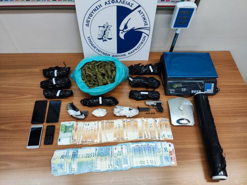 Këngëtari shqiptar i muzikës popullore kapet me kokainë dhe armë, arrestohet nga policia greke (EMRI)