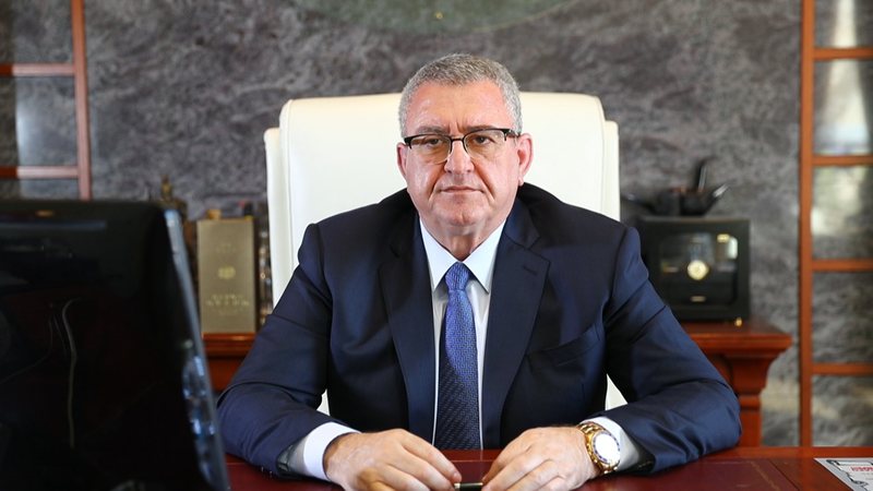 &#8220;Dorëzohet&#8221; Armand Duka, pranon vendimin e Gjykatës dhe shtyn zgjedhjet e FSHF