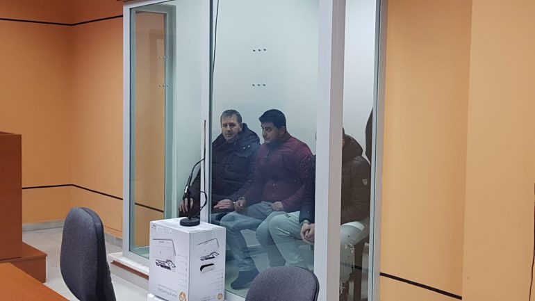 Gjykata e Elbasanit lë në burg 13 zyrtarët e burgjeve, merrnin ryshfet për futjen e sendeve të paligjshme