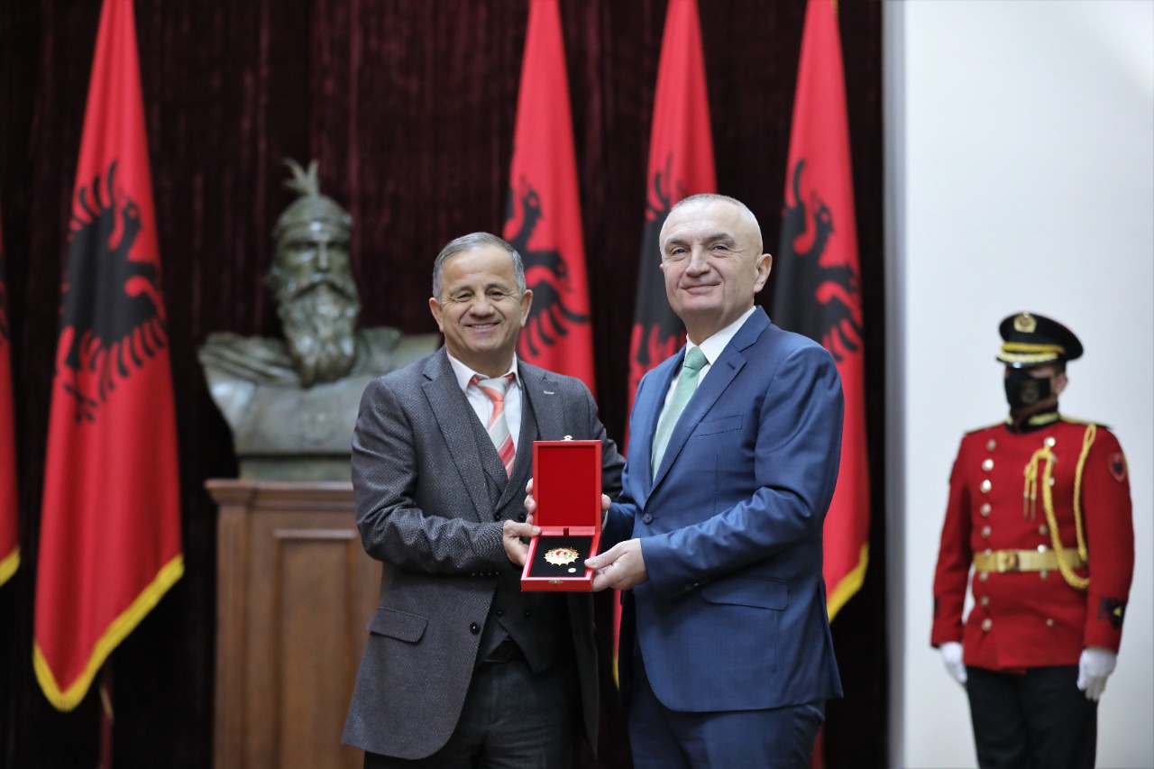 Meta vlerëson juristin e njohur me Titullin “Kalorës i Urdhrit të Flamurit”: Shembull i rrallë i rezistencës ndaj padrejtësive