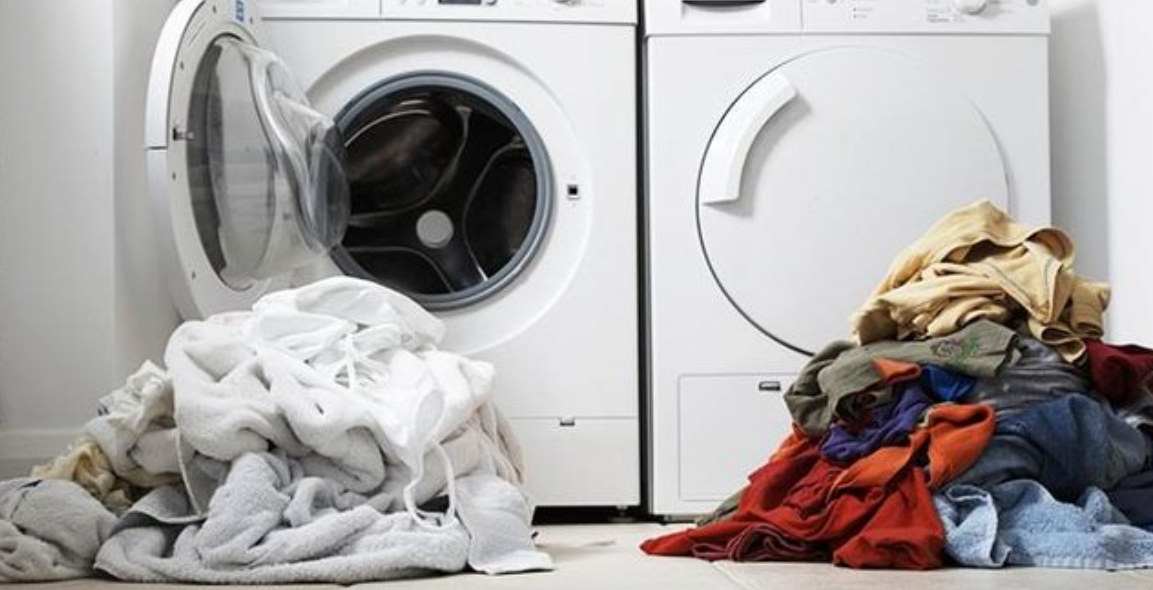 Hidhni tre lugë sheqer në lavatriçe dhe rezultati do t’ju befasojë