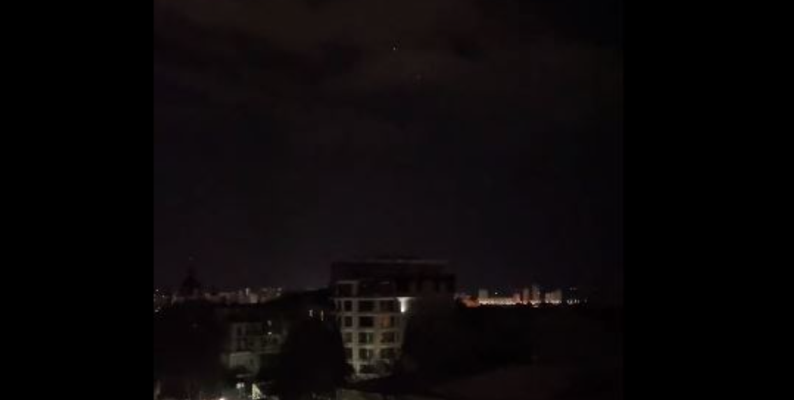 Kievi në terr, bien sirenat e sulmit ajror (VIDEO)