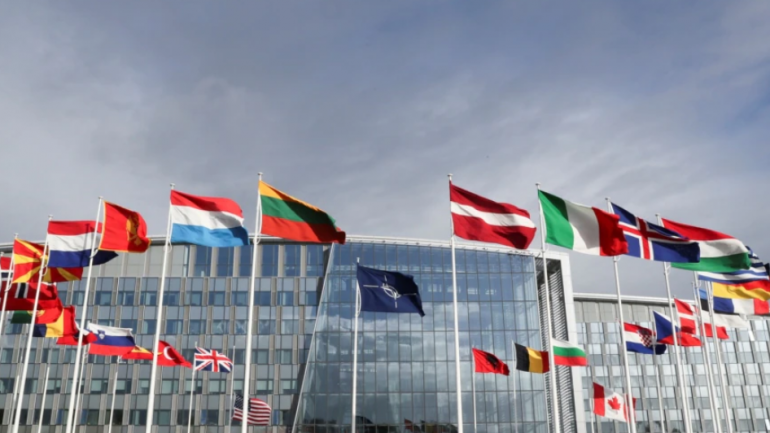 Rreziku i kërcënimit rus forcon lidhjet brenda NATO-s