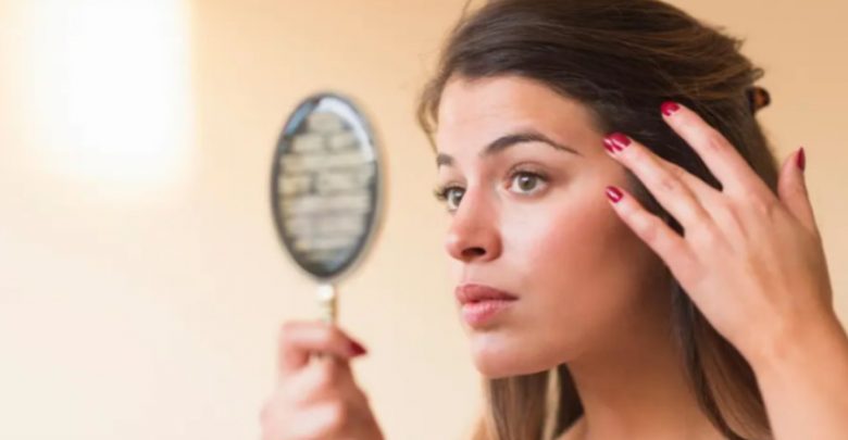 Ende nuk u ka zënë Covid-19? Shkencëtarët thonë se mund të varet nga sa të bukur jeni