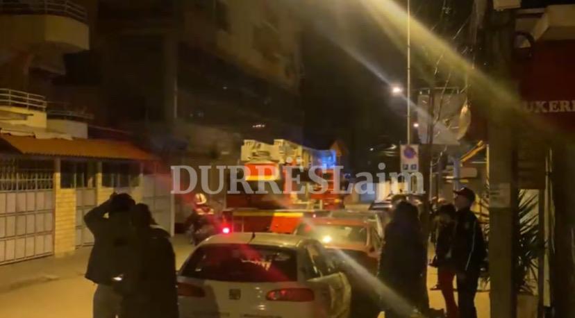 Çudira shqiptare! Motra lajmëron policinë pasi e motra nuk i përgjigjej, zjarrfikësja hyn në apartament dhe e gjen në gjumë 23-vjeçaren (EMRI)