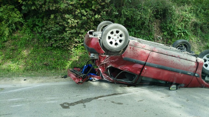 Përmbyset makina, plagoset shoferja