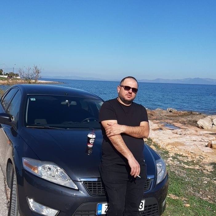 Iu gjet hashash dhe kokainë, arrestohet këngëtari shqiptar në Athinë (EMRI)