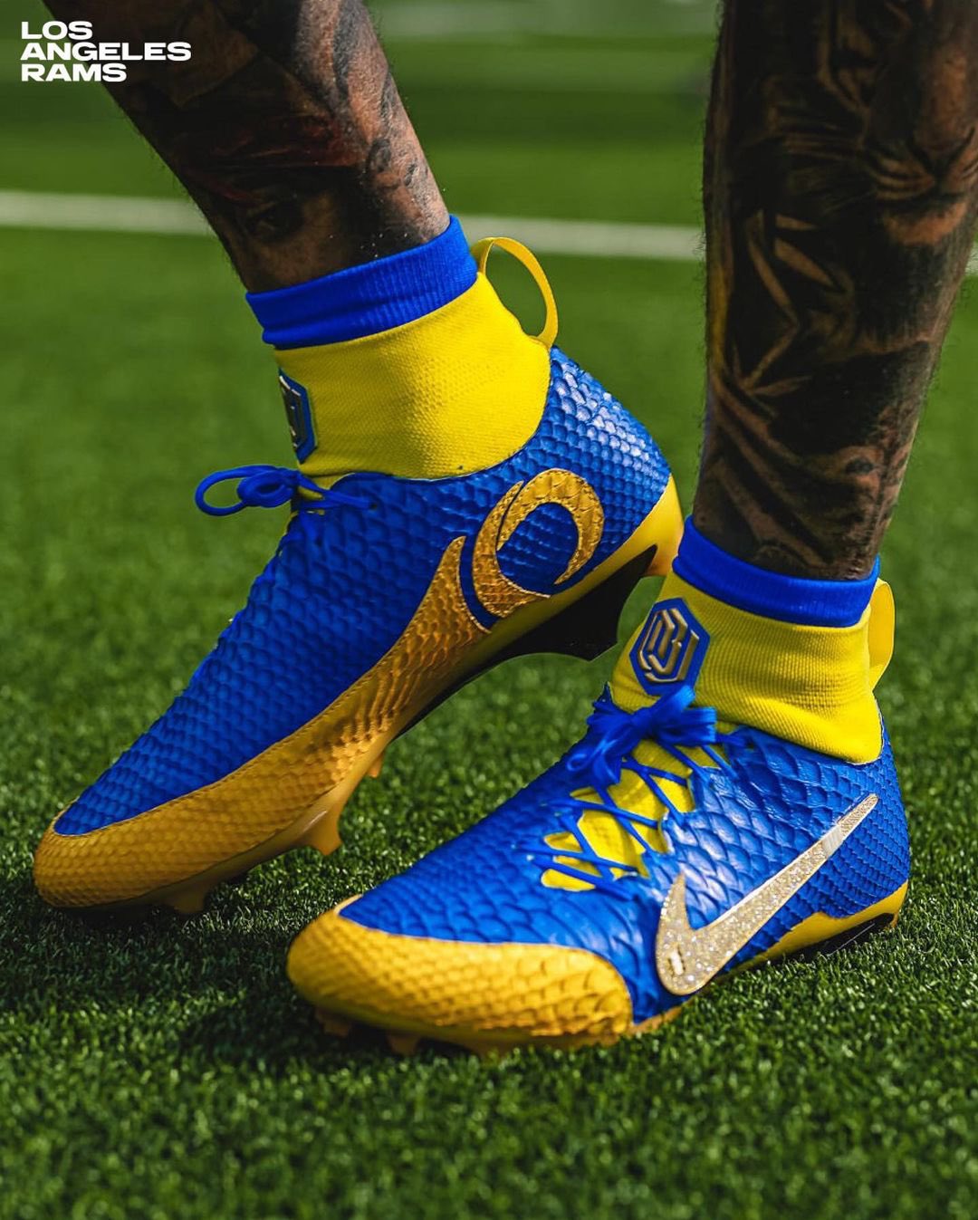 Atletet më të shtrejnta në botën e Super Bowl, të punuara me flori, diamante dhe lëkurë pitoni