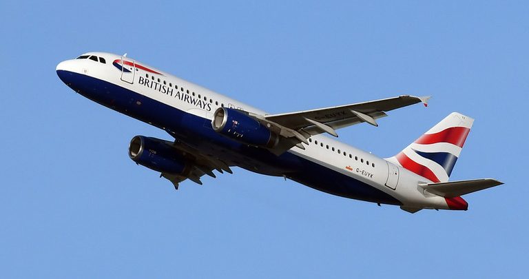 Rusia mbyll hapësirën ajrore për avionët britanikë