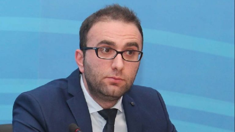 Bardhi: Nuk mund të jem me Sali Berishën, ai hedh çdo ditë akuza mbi ambasadorët