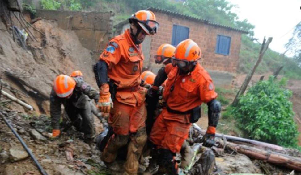 Rrëshqitje dheu në Brazil për shkak të shirave, shkon në 104 numri i të vdekurve