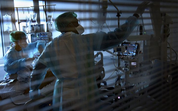 Mbi 9500 të infektuar me COVID-19 në Greqi dhe 67 viktima gjatë 24 orëve të fundit