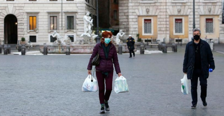 Ky vend i BE-së heq shumicën e kufizimeve nga Covid-19, maska mbetet detyrim në vendet publike