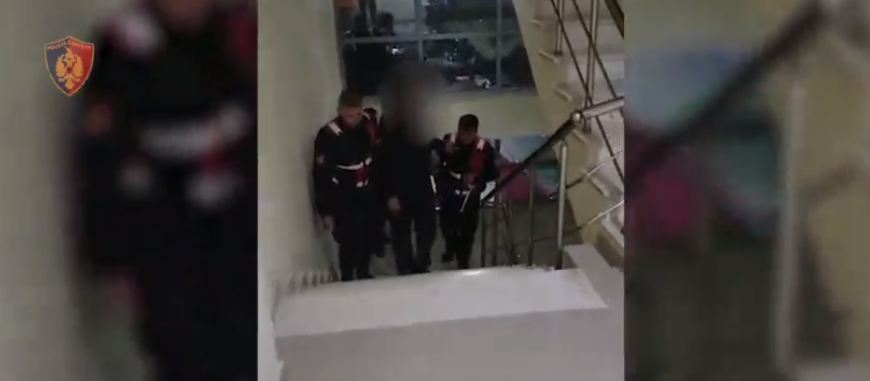 Policia kap në flagrancë 4 persona teksa po shkëmbenin drogën
