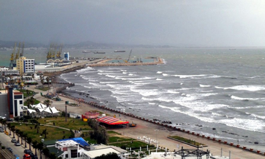 Moti i keq/ Pezullohen lundrimet me traget nga Durrësi dhe Vlora, kur pritet ndryshimi i kushteve