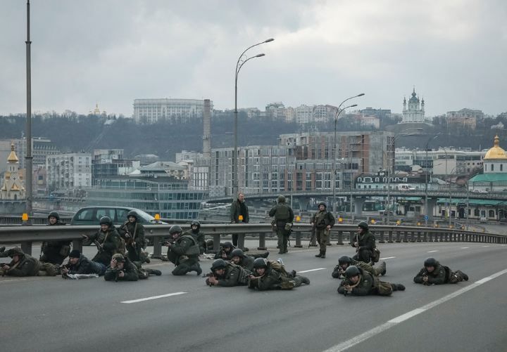 “Fati i Ukrainës vendoset sot”, parashikimi i zymtë i analistit britanik