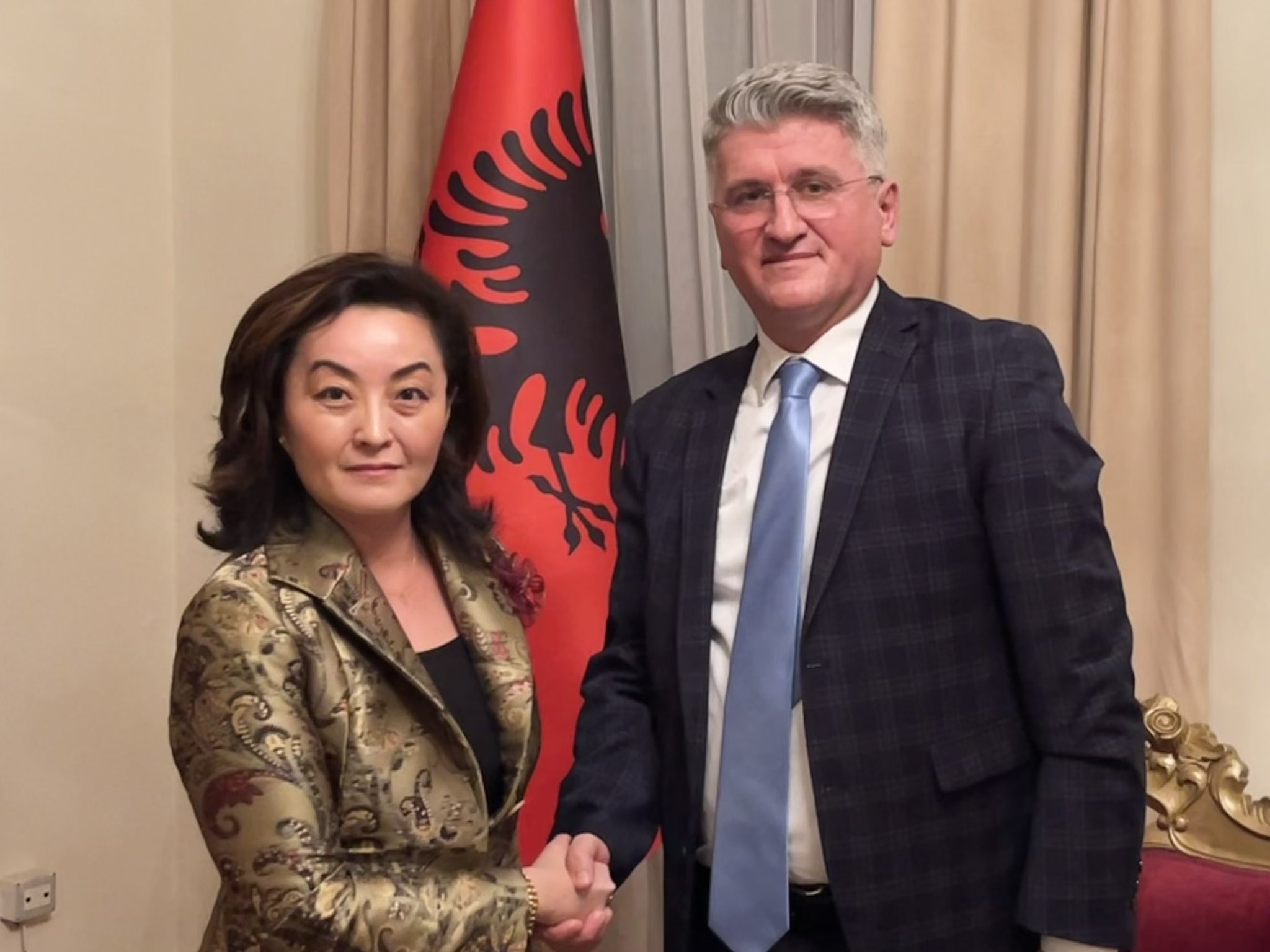 Yuri Kim takon nënkryetarin e PD-së Agron Gjekmarkaj: Presim bashkëpunim të fortë