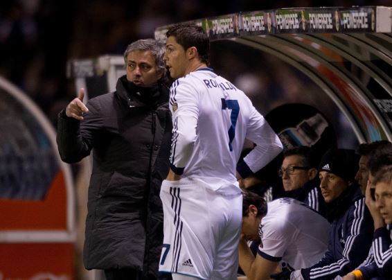 Mediat angleze, Murinjo do tentojë në verë për Ronaldon