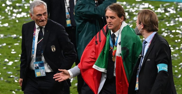 Numri një i federatës kërkon ndërprerjen e “Serie A” në fund të marsit për ndeshjet e Italisë në play-off