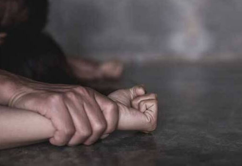 Dënohet me burg përjetë drejtori i shkollës, p*rdhunoi 13 vajza, disa mbetën shtatzënë