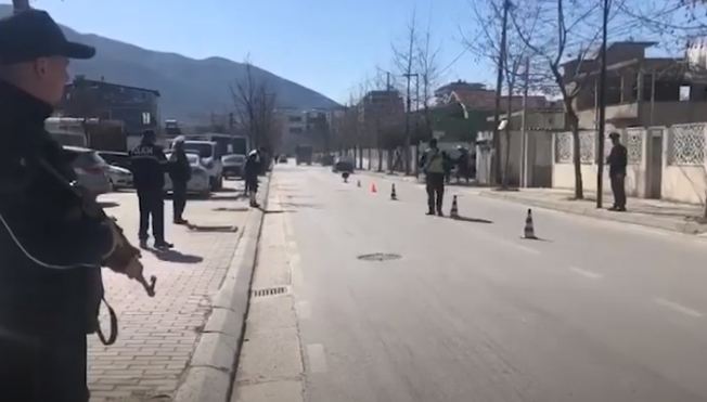 “Blindohet” Vlora, policia aksion në 4 pika të qytetit për të kapur të fortët