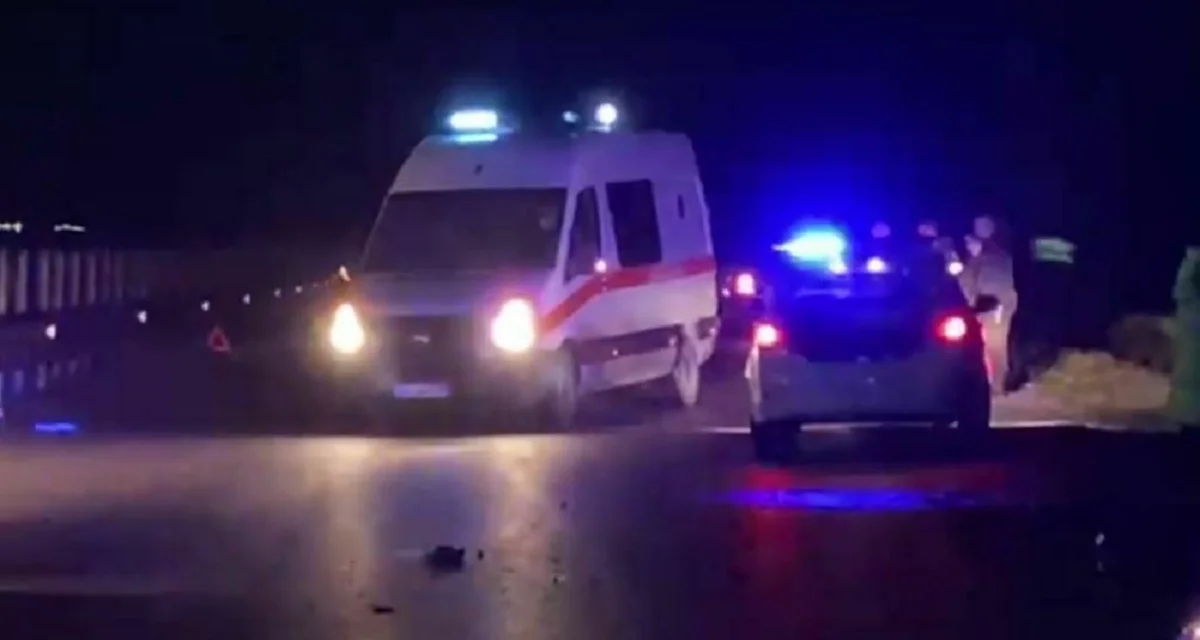 Makina përplas 17-vjeçarin në “Don Bosko”, drejtuesi braktis mjetin dhe ia mbath