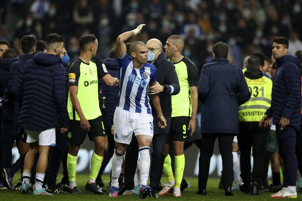 Protagonist në sherrin masiv në Porto-Sporting, Pepes mund t’i mbyllin karrierën