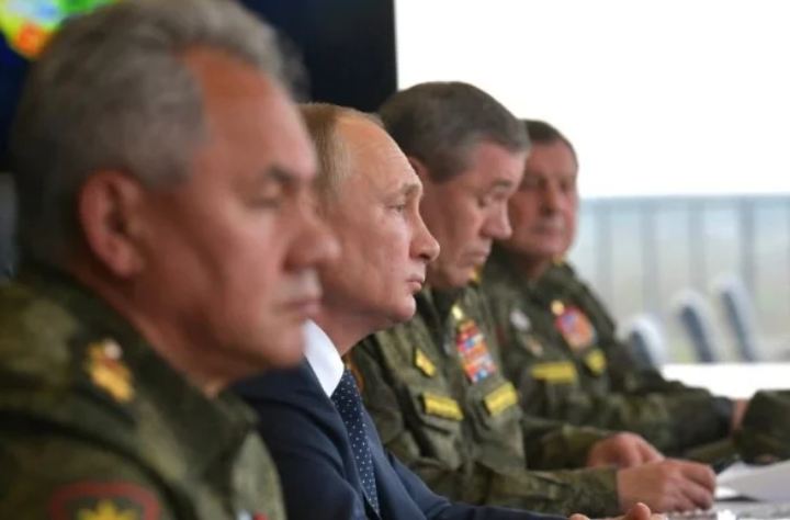 Putin zvogëlon rrethin e tij të ngushtë