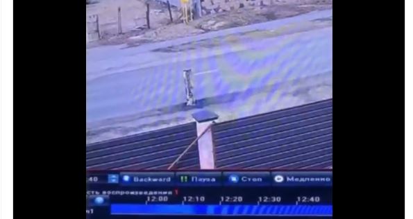 Shihni momentin kur raketa ruse godet një zonë banimi në Kiev dhe ngulet në tokë