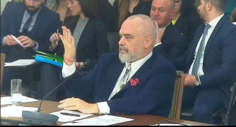 “Jam krenar për Tahirin”, Rama-Tabakut:  Po ti hodhe Sali Berishën, që të ngriti!