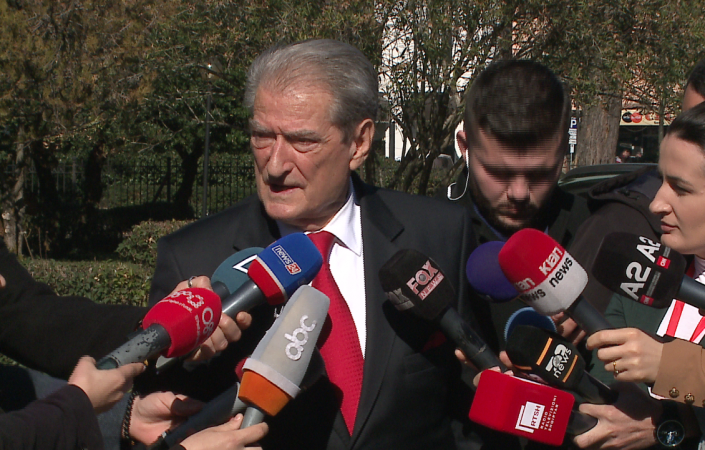 “Rama u përplasi tavolinën me grusht banorëve protestues”, Berisha: Do marrim nismë ligjore në Kuvend