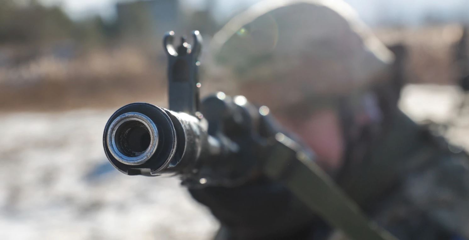 Me tensionet në rritje, ukrainasit mendojnë për blerjen e armëve