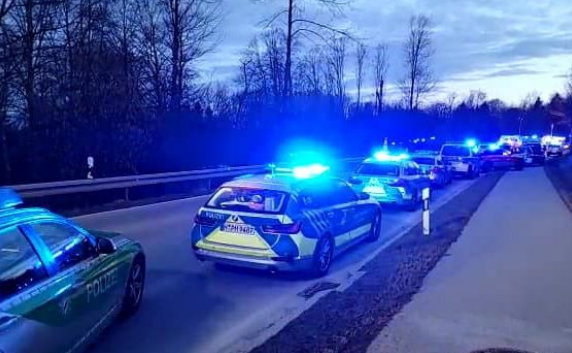 FOTO/ Tragjike! Përplasen “keq” dy trena, një i vdekur e dhjetëra të lënduar