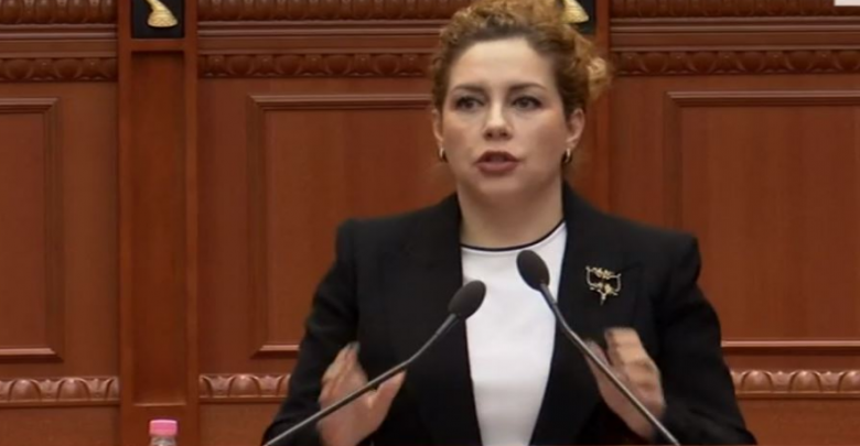 Lufta në Ukrainë/ “Tre shqiptarë na kërkuan ndihmë për t`u larguar”, Xhaçka: Qëndrimi i Shqipërisë është i qartë