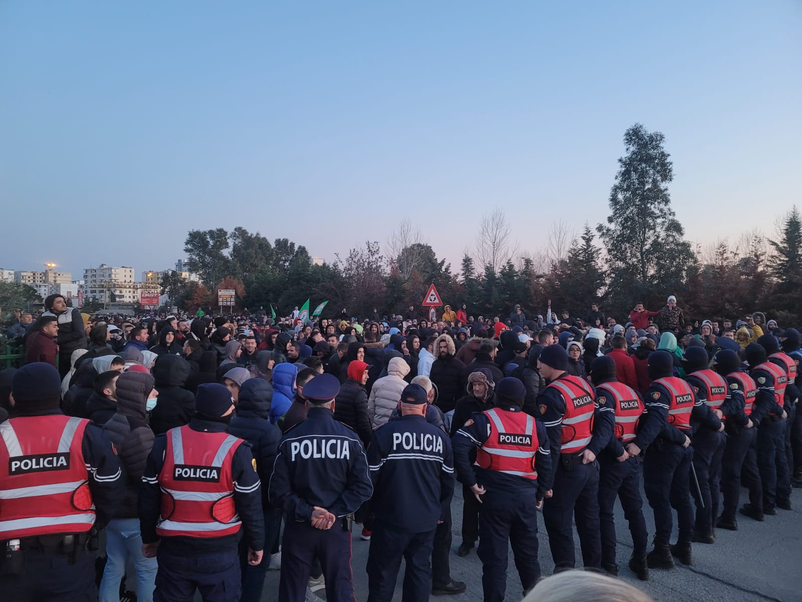 Protesta e djeshme në Durrës, policia nis procedimin ndaj 24 personave