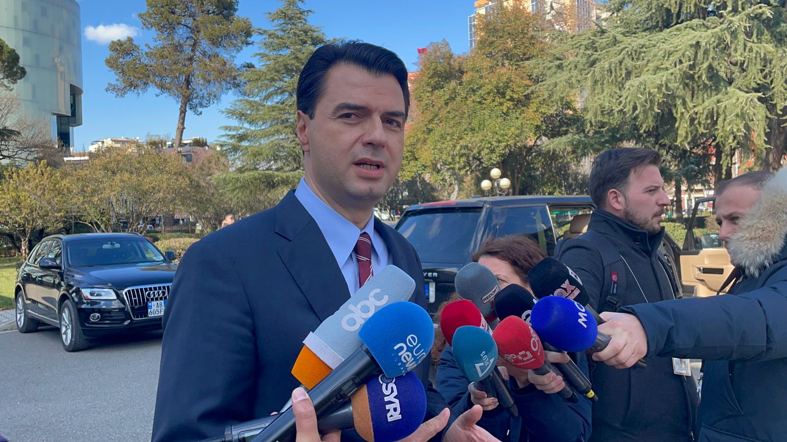 “A do të garoni përballë Berishës dhe Shehajt për kryetar të PD-së?”, Basha: S’di që PD të ketë shpallur garë