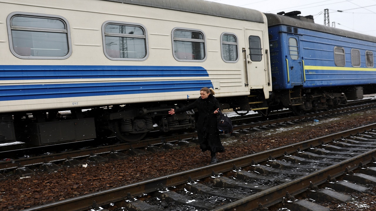 Ukrainë, sulmohet treni për evakuimin e refugjatëve