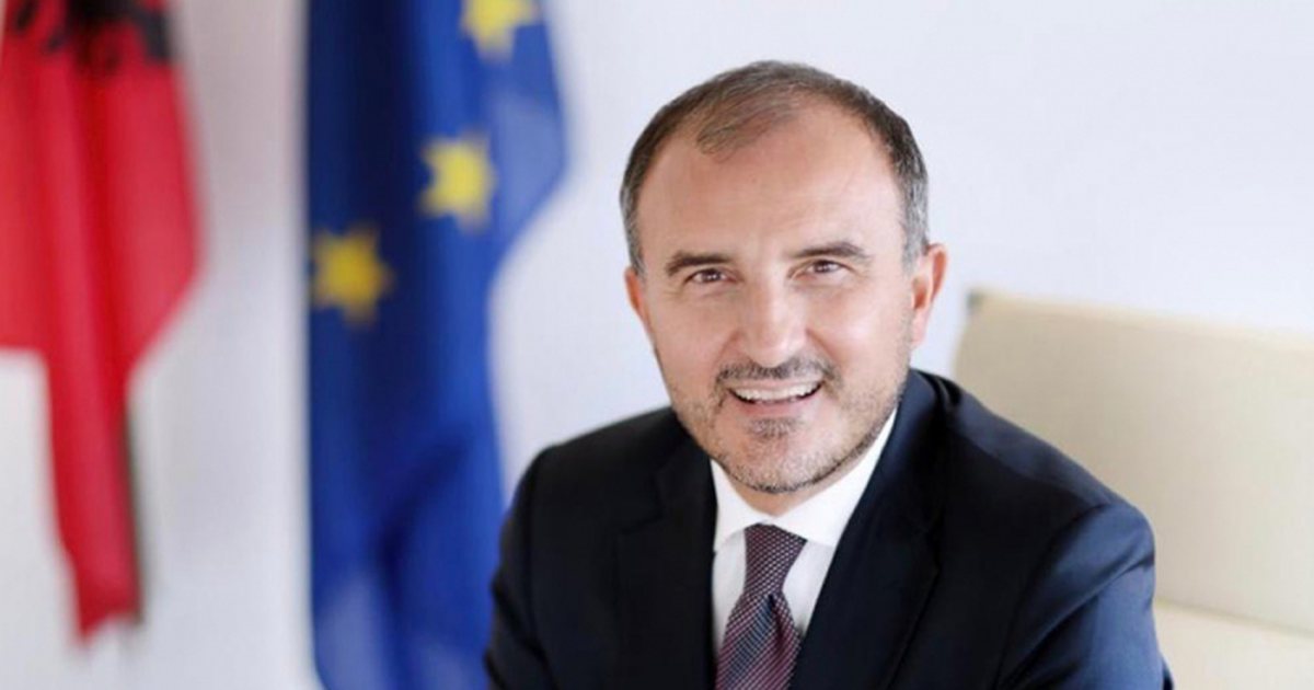 Dita e Mësuesit/ Ambasadori Soreca viziton shkollën e rindërtuar në Krujë