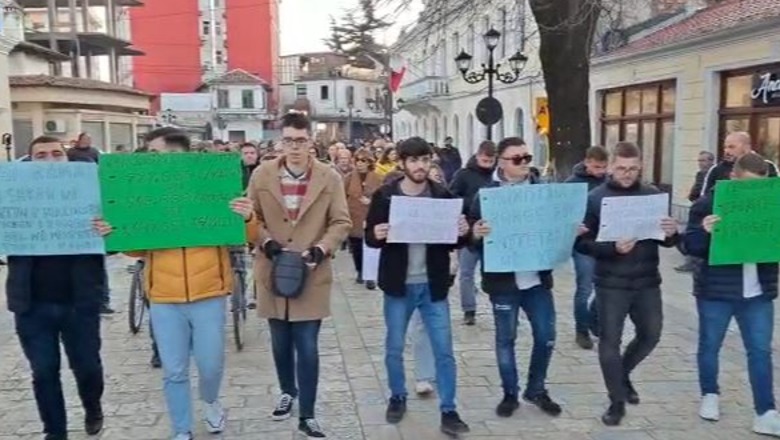 “Ne po mbajmë turpin, ju na siguroni bukën!”/ Qytetarët: Nëse ka luftë pse nuk shpallni gjendjen?!