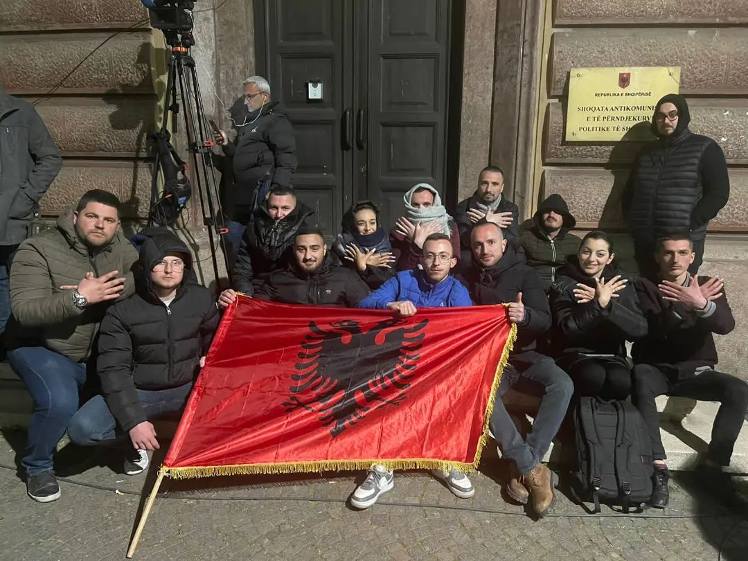 Të rinjtë demokratë nga Durrësi, pjesë e protestës kombëtare deri në orët e vona të mbrëmjes