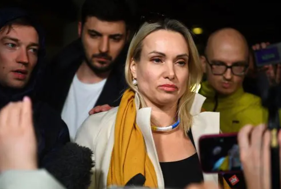 Protestoi kundër luftës në televizionin rus, jepet ndëshkimi për redaktoren