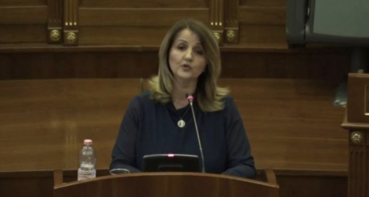 Deputetja shqiptare: Në sallë ka deputetë homoseksualë që e mbajnë sekret