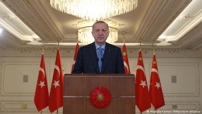 Turqia ndalon qarkullimin e anijeve luftarake në Bosfor dhe Dardanele