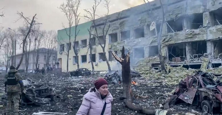 Ushtria ruse merr peng pacientët dhe personelin mjekësor të një spitali në Mariupol