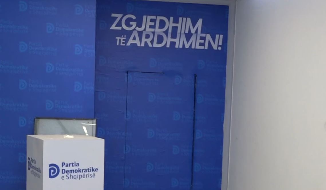 Hiqen dyert e blinduara në selinë e PD-së