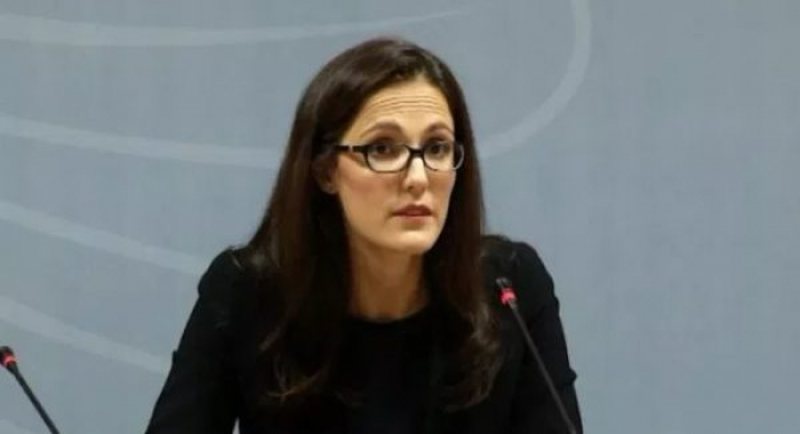 Tha se me 130-140 euro në muaj nuk konsiderohesh i varfër, “justifikohet” ministrja e Financave